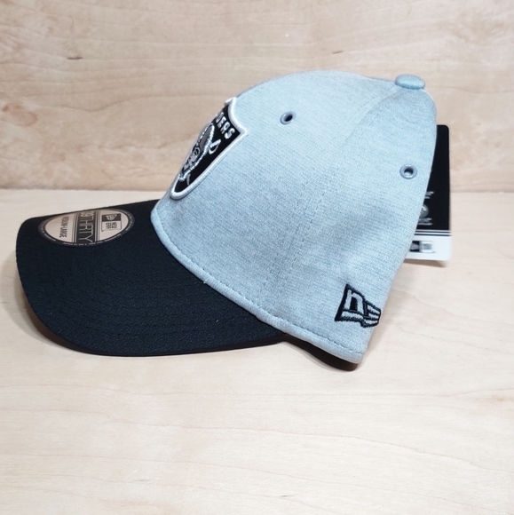 NFL Oakland Raiders New Era 39 Hat Size M/L - Picture 2 of 3